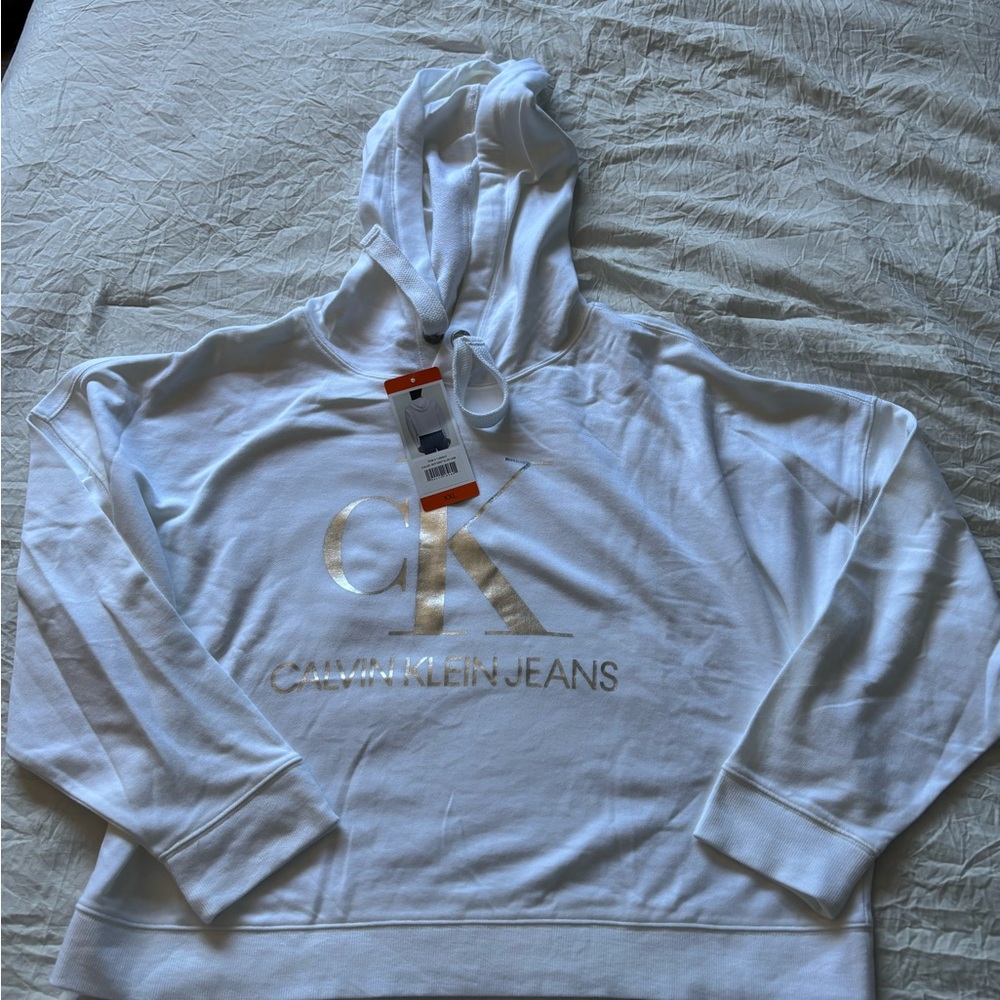 Calvin Klein White and Gold Sweater Soft Cotton Crew Neck